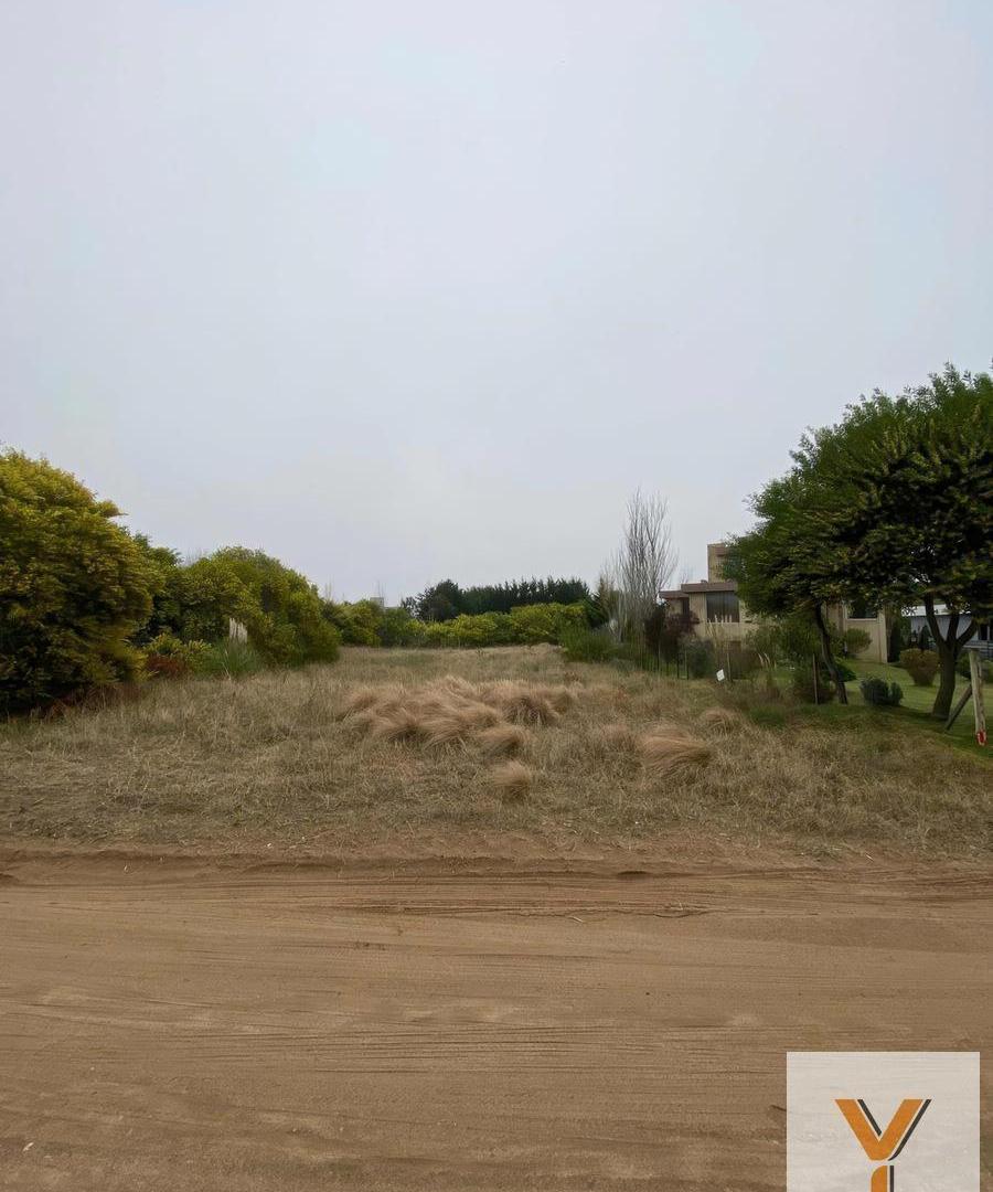 Foto de Terreno en venta - 1000mts2 - Barrio Residencial I, Costa Esmeralda, imagen 1