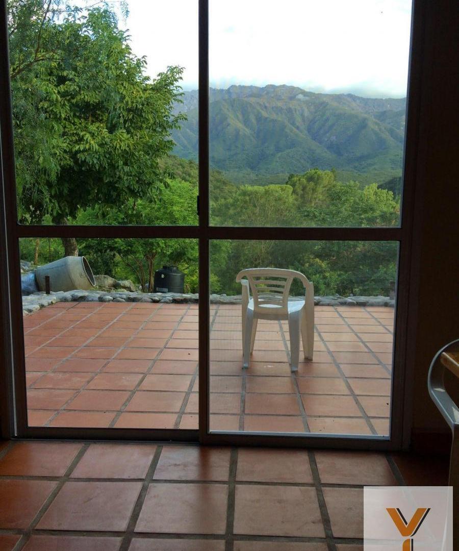 Foto de Casa en venta - 4 Dormitorios 2 Baños - Córdoba, imagen 2