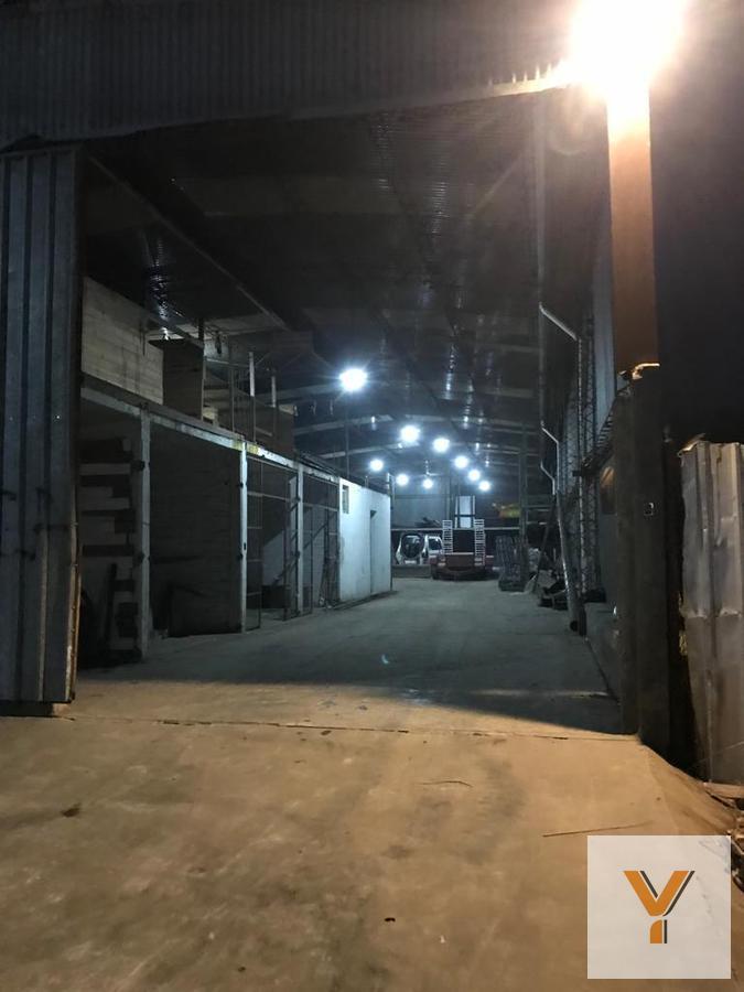 Foto de Depósito en venta - 400mts2 - Manuel B Gonnet, imagen 2