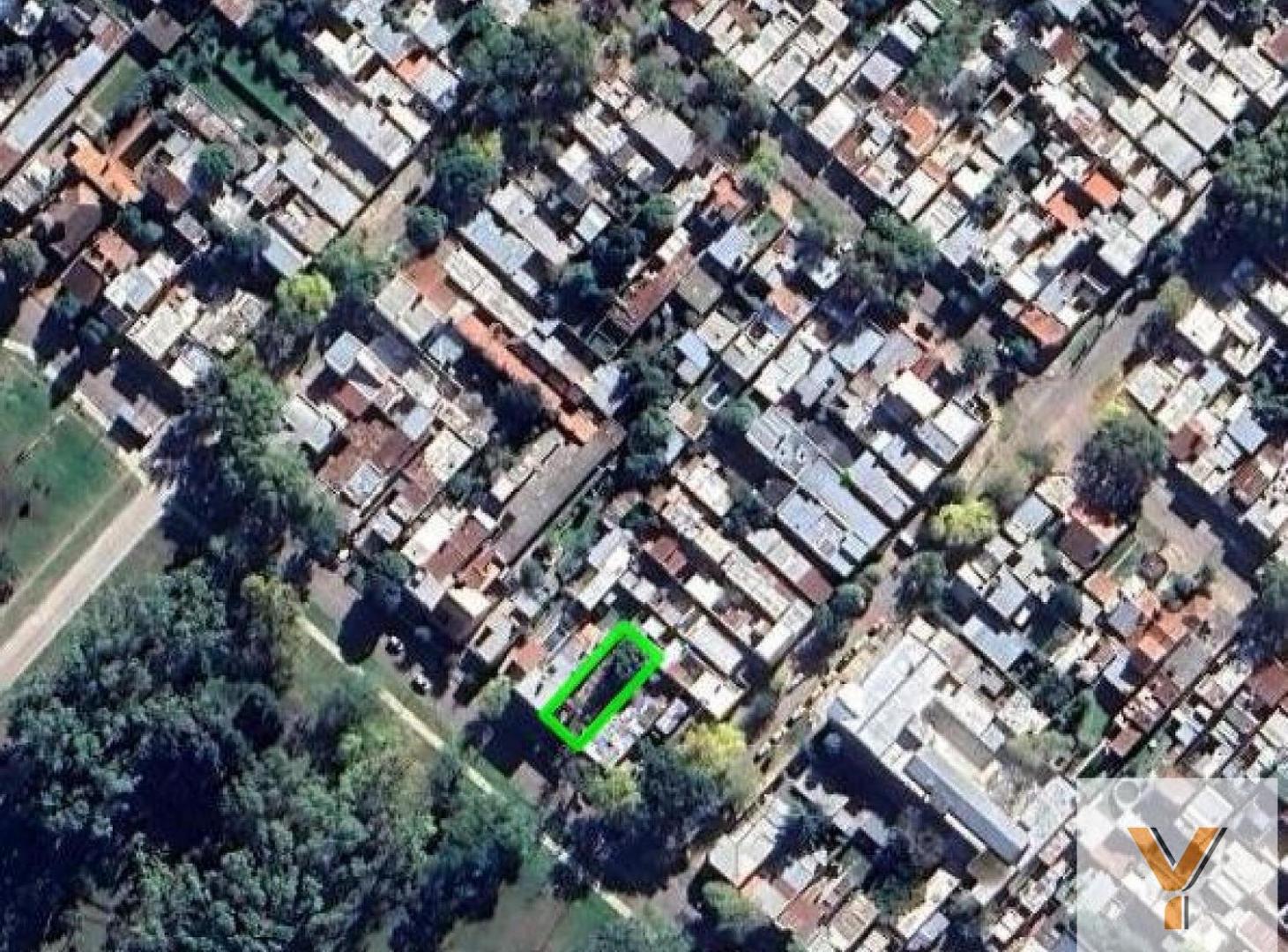 Foto de Terreno en venta - 242Mts2 - La Plata, imagen 2