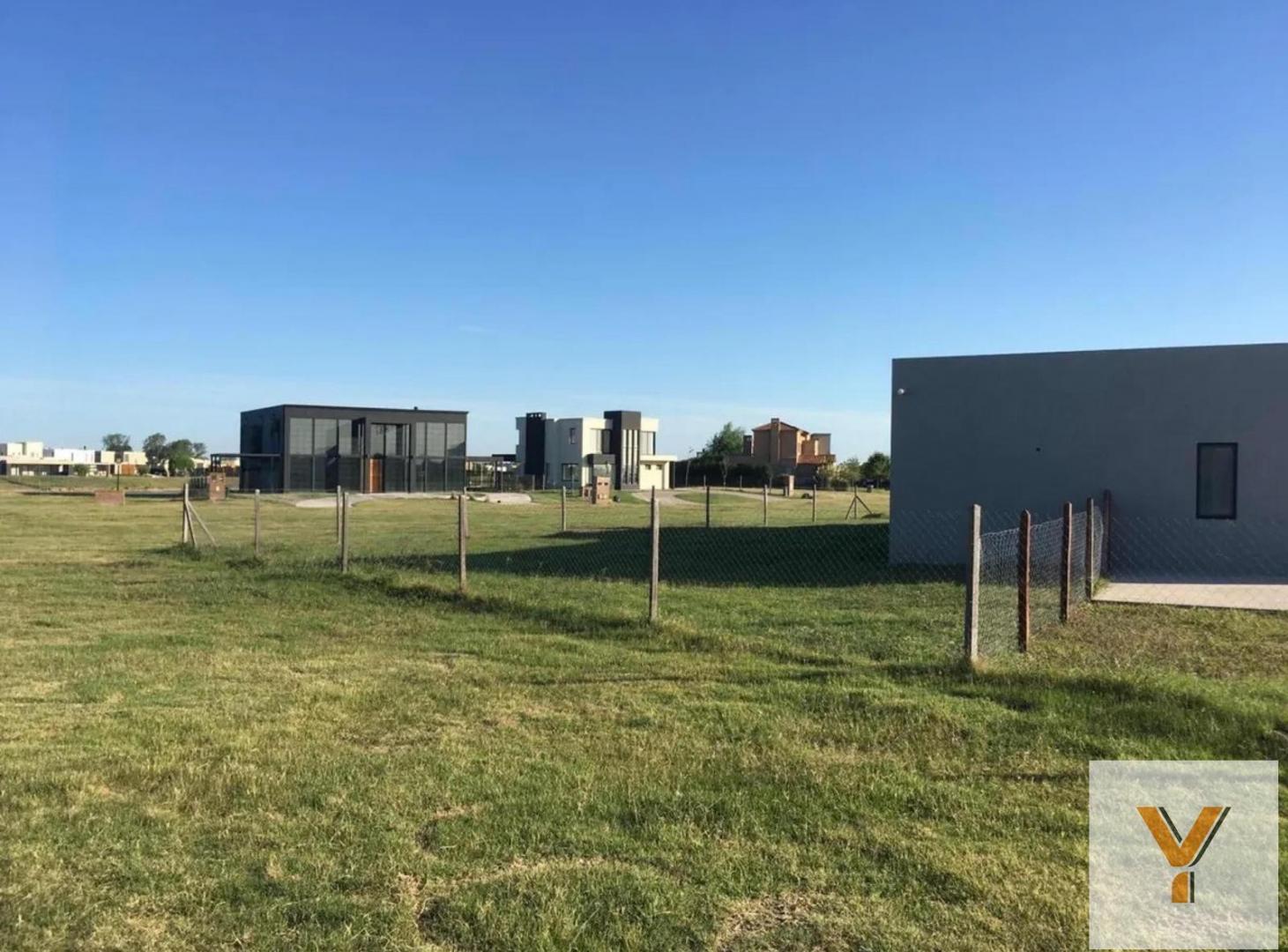 Foto de Terreno en venta - 1.095mts2 - San Sebastián, imagen 2