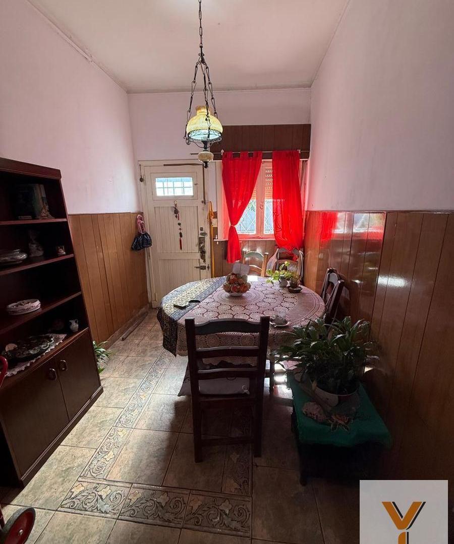 Foto de PH en venta - 2 Dormitorios 1 Baño - Villa Domínico, imagen 1
