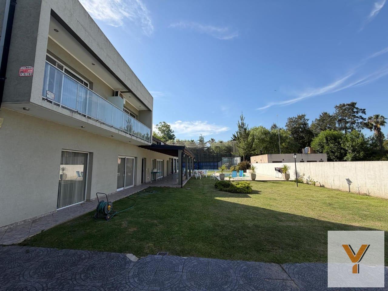 Foto de Casa en Venta - 2 Dormitorios 2 Baños - 1000mts - La Plata, imagen 3