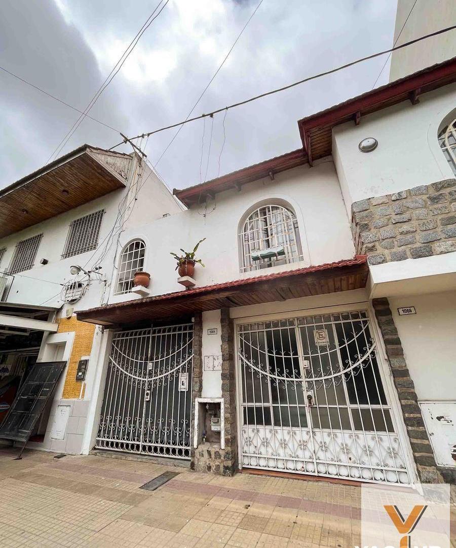 Foto de PH en venta - 4 Dormitorios 2 Baños - 162mts2 - La Plata, imagen 2