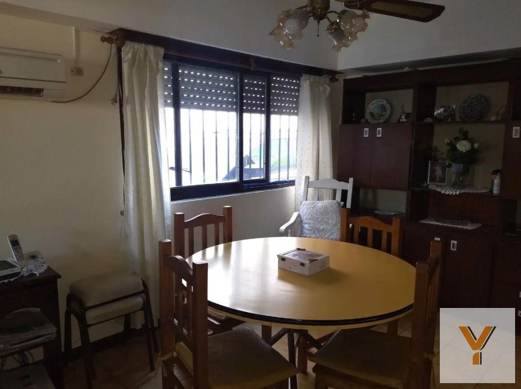 Foto de Casa venta - 2 dormitorios 2 baños 2 cocheras - 300mts2 cubiertos, imagen 3