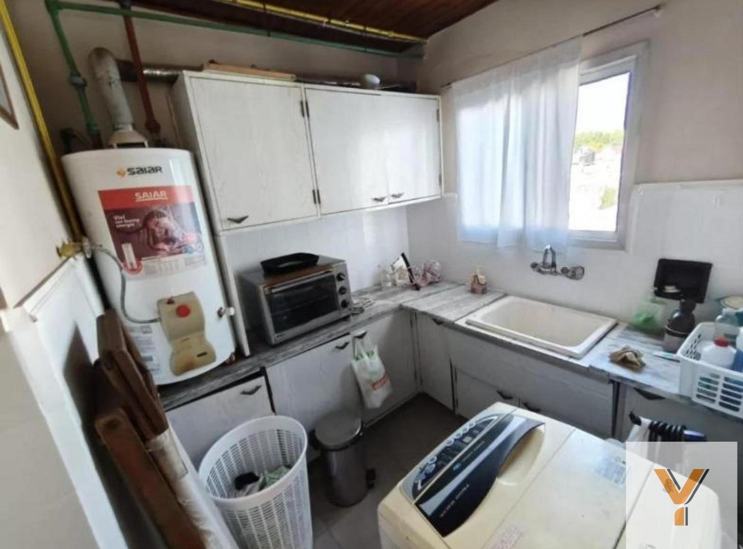 Foto de PH en venta - 3 Dormitorios 2 Baños - La Plata, imagen 3