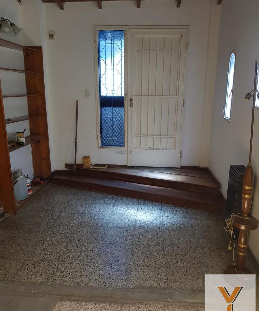 Foto de PH en venta - 2 Dormitorios 1 Baño - 154Mts2 - Lomas de Zamora, imagen 3