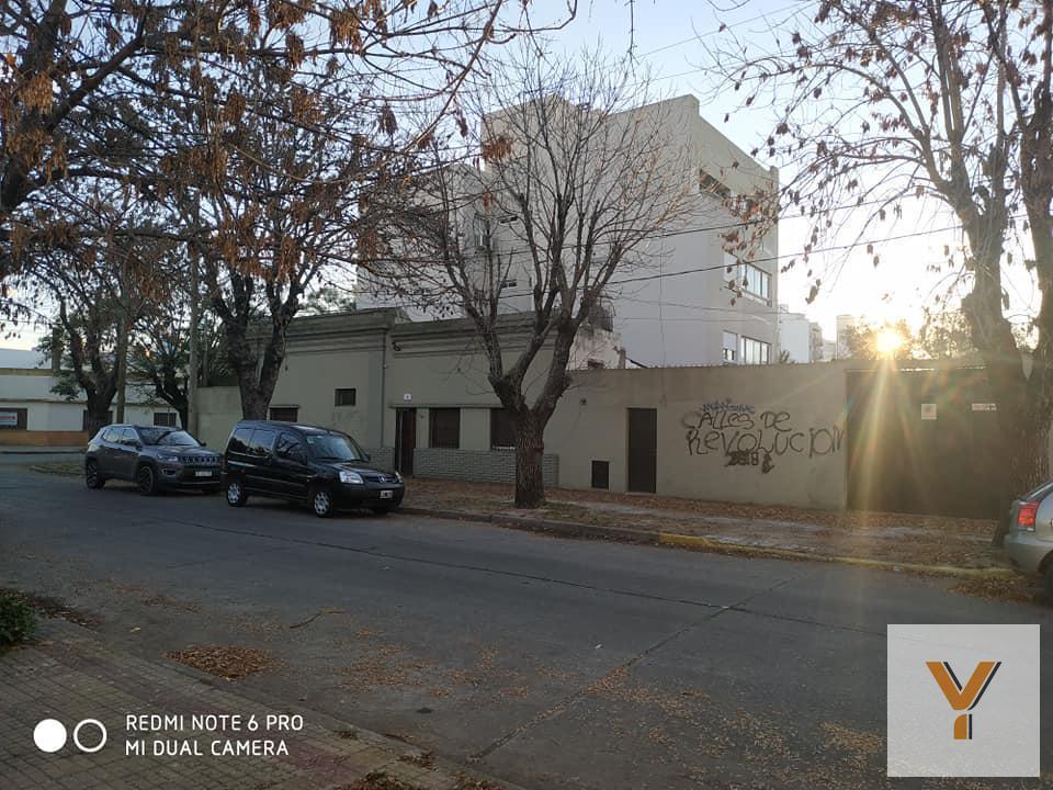 Foto de Terreno en venta - 300mts2 - La Plata, imagen 2