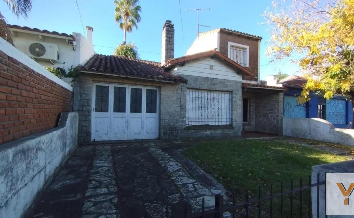 Foto de Casa en venta - 3 dormitorios 1 baño - 500mts2 - Manuel B. Gonnet, La, imagen 2