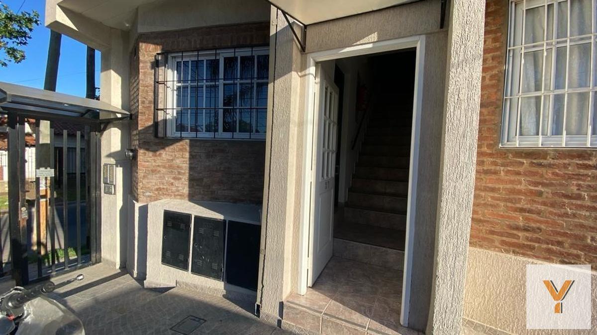 Foto de Departamento en venta - 1 Dormitorio 1 Baño - Cochera - 55Mts2 - Quilmes, imagen 4