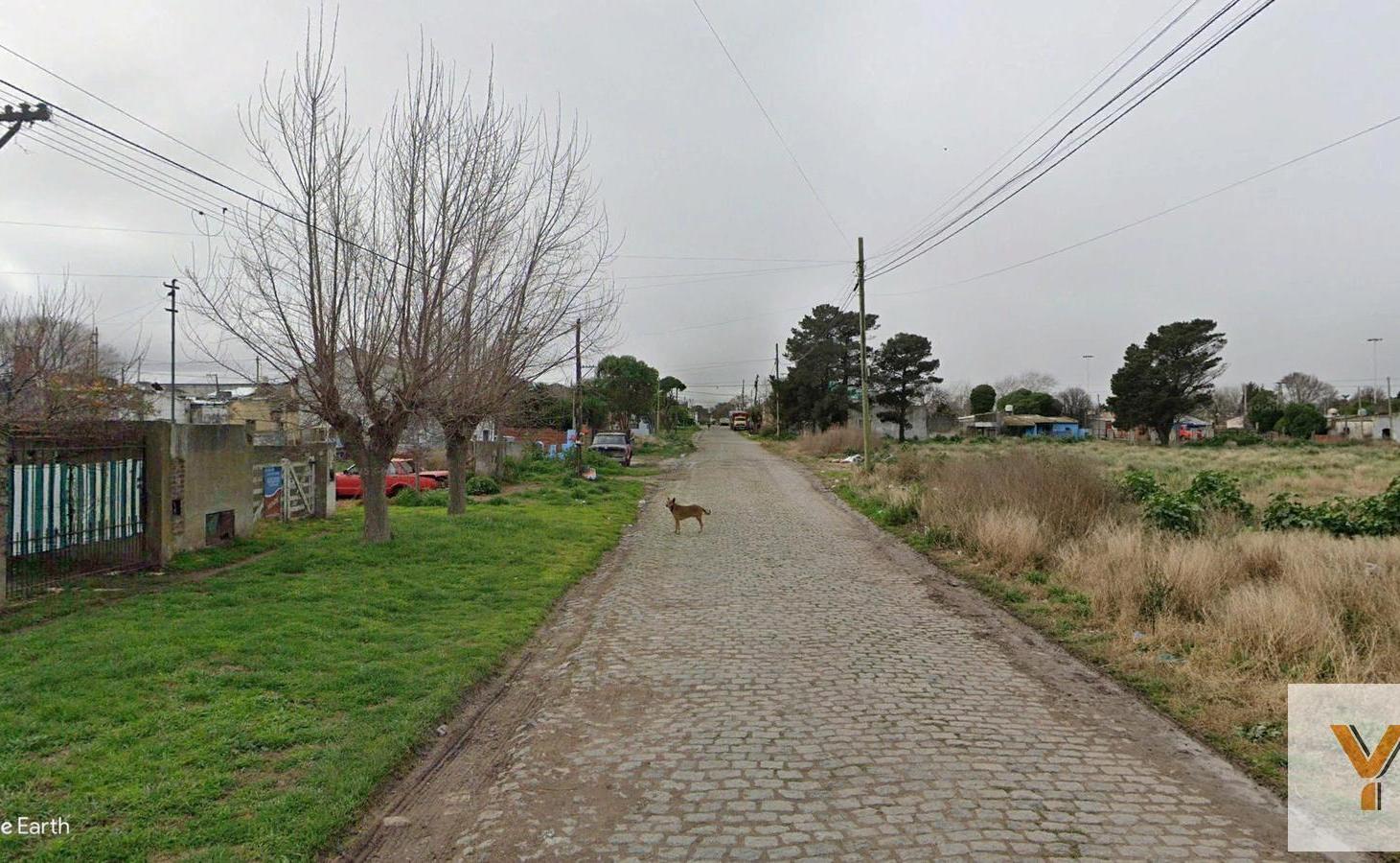 Foto de Casa en venta - 3 Dormitorios 2 Baños - Cochera - 300Mts2 - Quequén, imagen 3