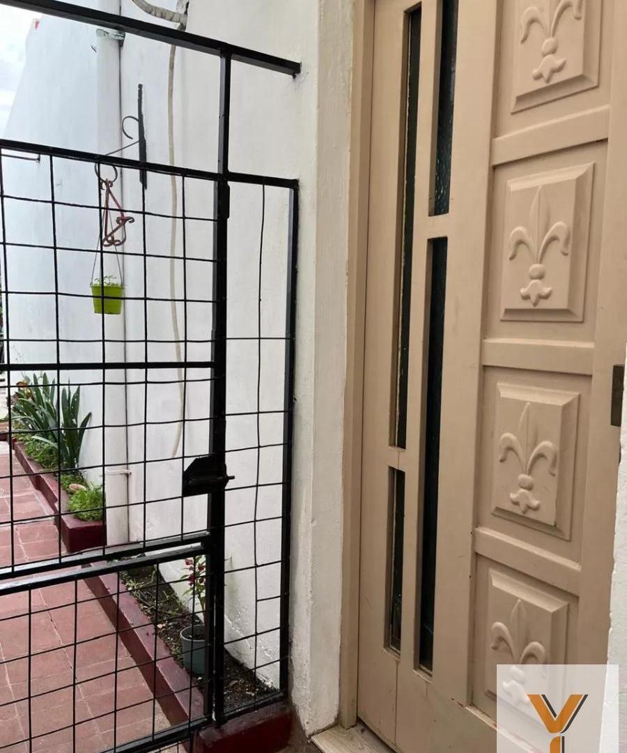 Foto de Casa en venta - 2 Dormitorios 1 Baño - 174Mts2 - Villa Maipú, imagen 5