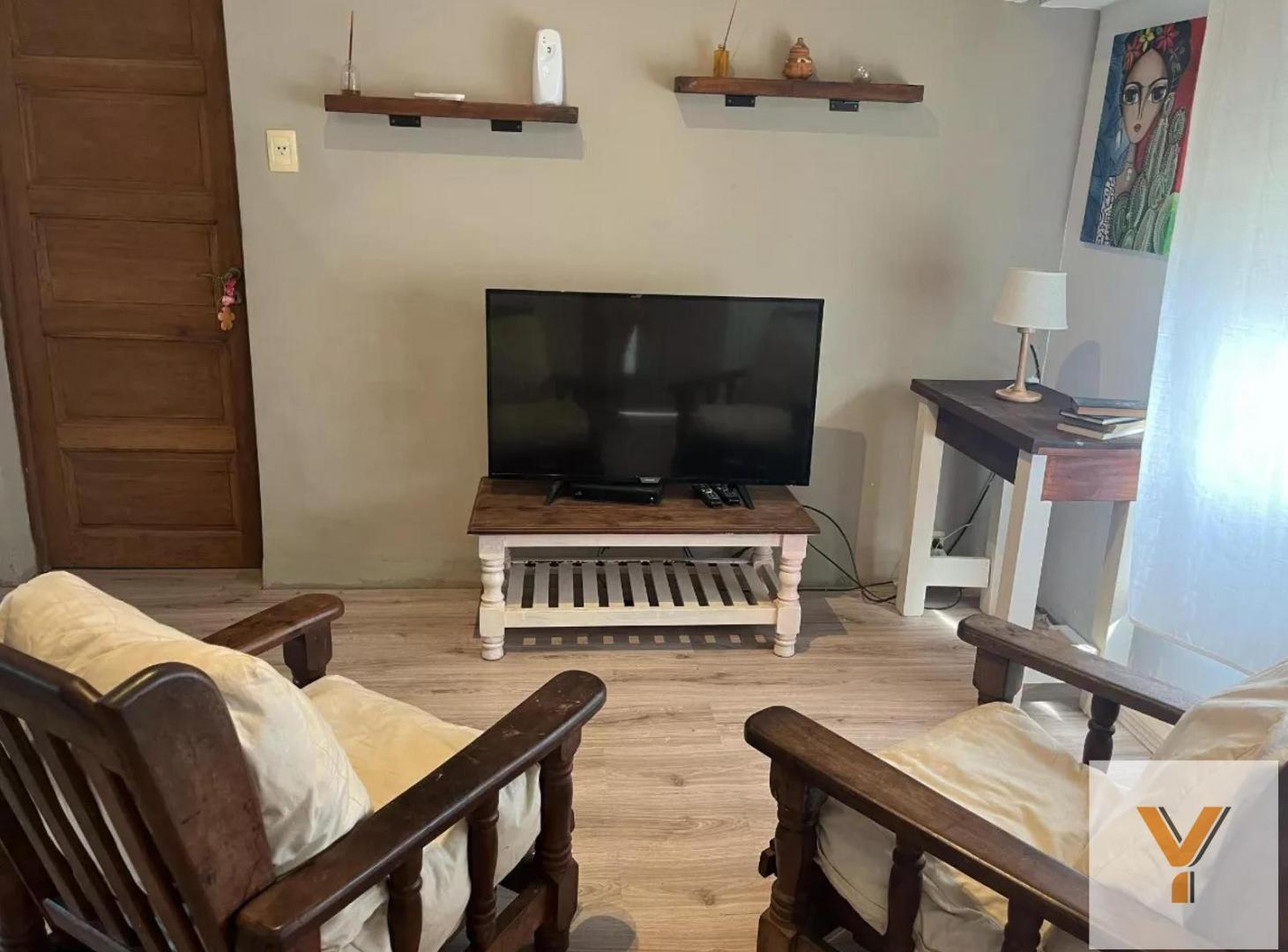 Foto de Casa en venta - 2 Dormitorios 1 Baño - 174Mts2 - Villa Maipú, imagen 4