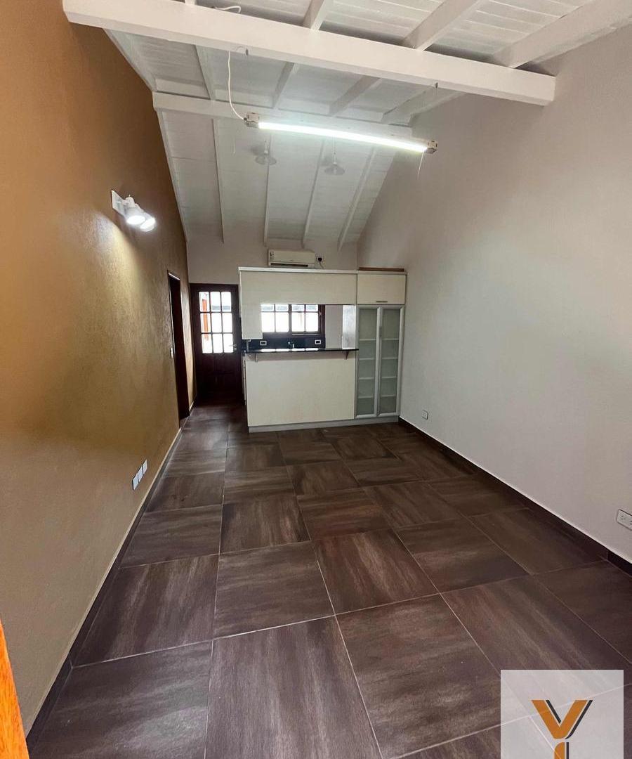 Foto de PH en venta - 2 Dormitorios 1 Baño - Cochera - 65Mts2 - Villa Ballester, imagen 2