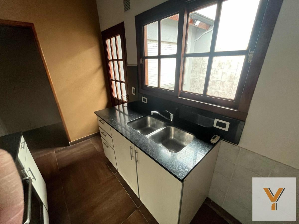 Foto de PH en venta - 2 Dormitorios 1 Baño - Cochera - 65Mts2 - Villa Ballester, imagen 4