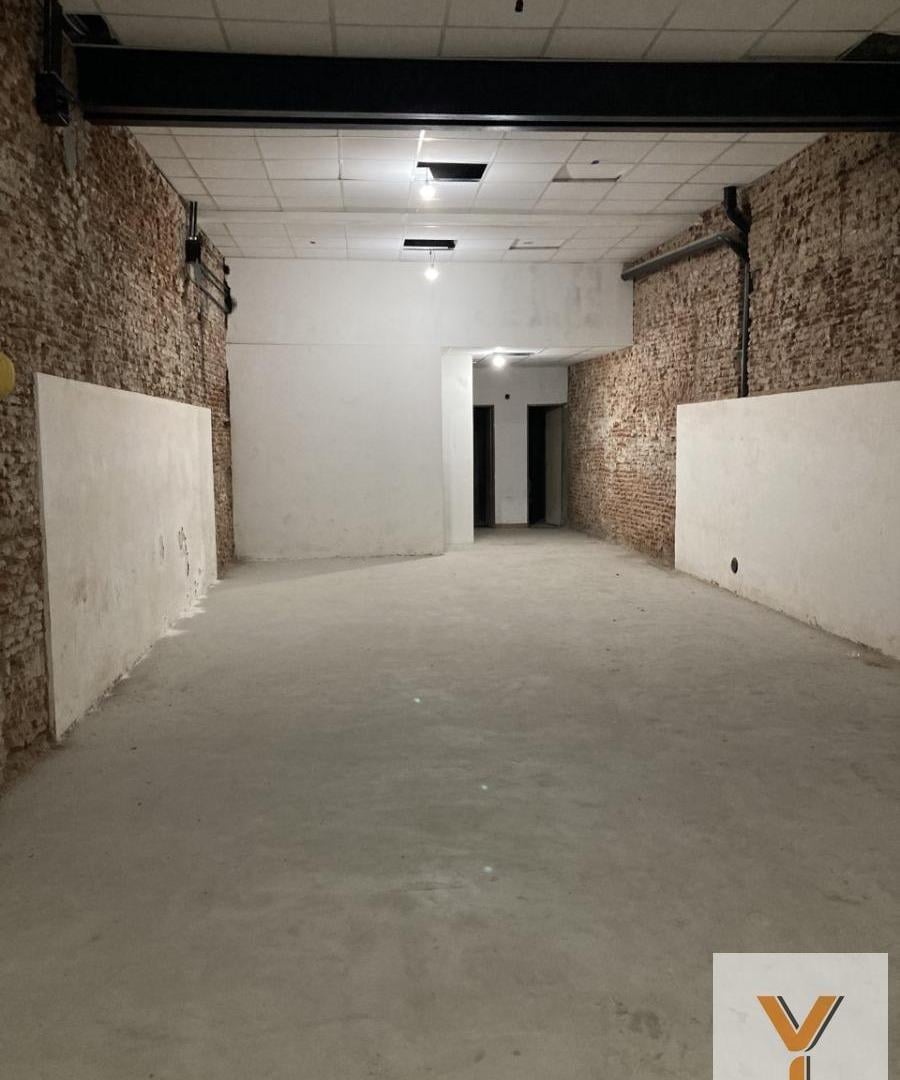 Foto de Edificio Comercial en venta - 9 Dormitorios 12 Baños Depósito - 432Mts2, imagen 2