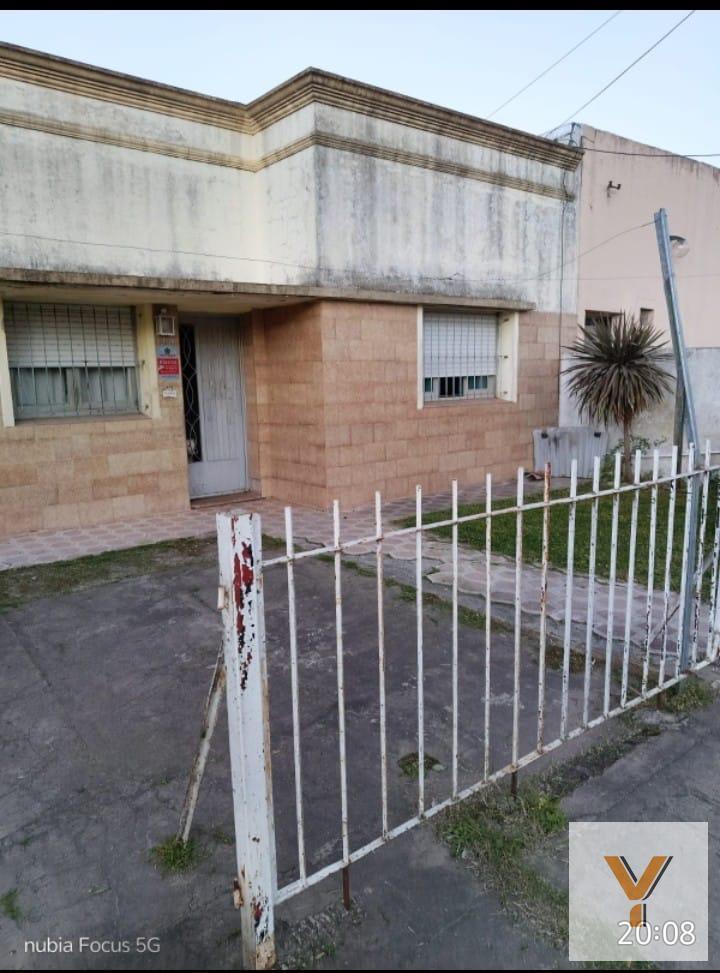 Foto de Casa en venta - 3 Dormitorios 1 Baño - La Plata, imagen 1
