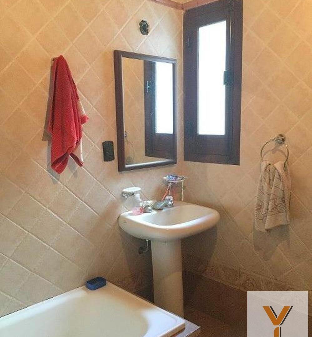 Foto de Casa en venta - 3 Dormitorios 2 Baños - 1.575Mts2 - General Belgrano, imagen 4