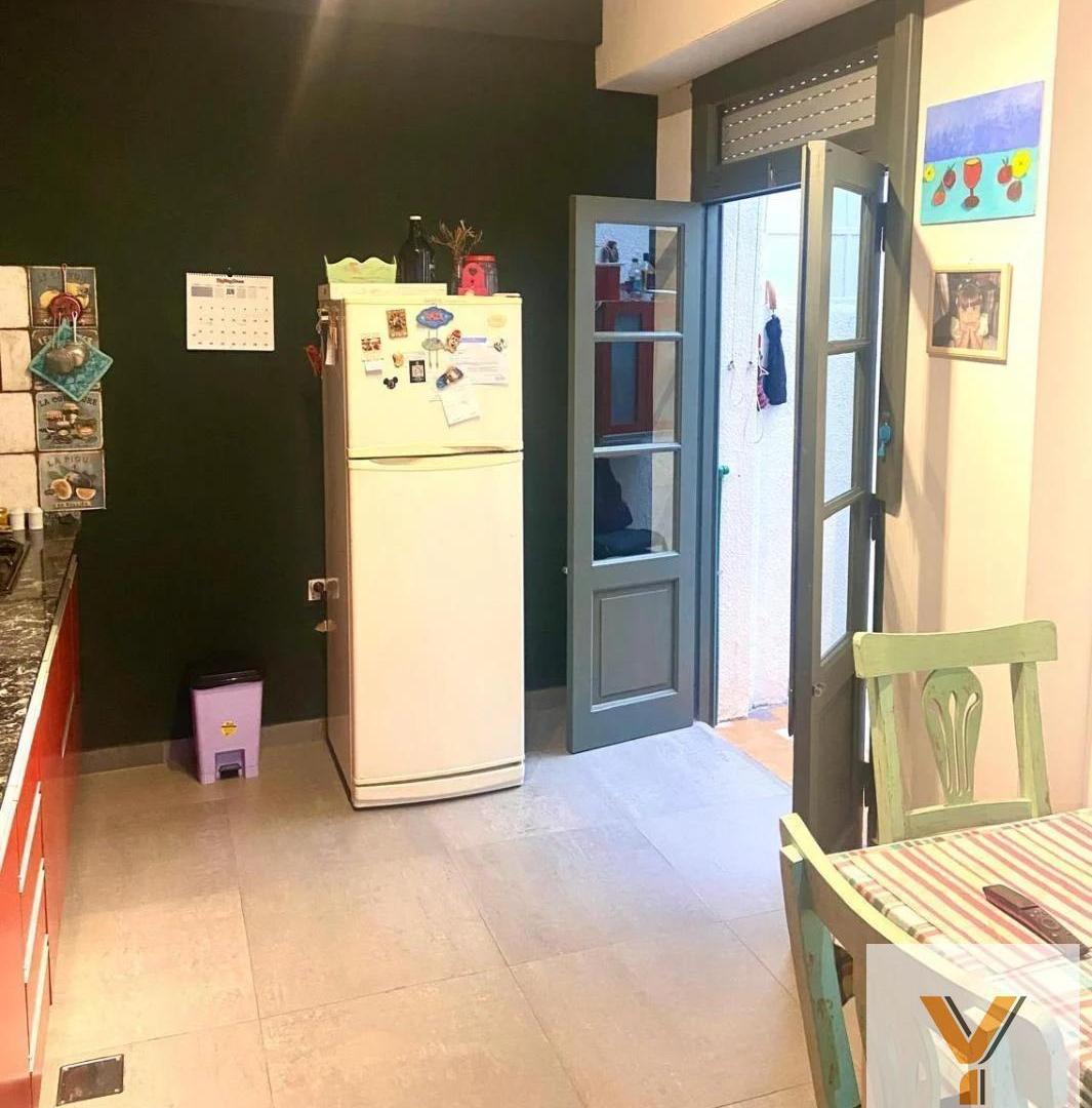 Foto de Departamento en venta - 2 Dormitorios 1 Baño - 80Mts2 - Caballito, imagen 2