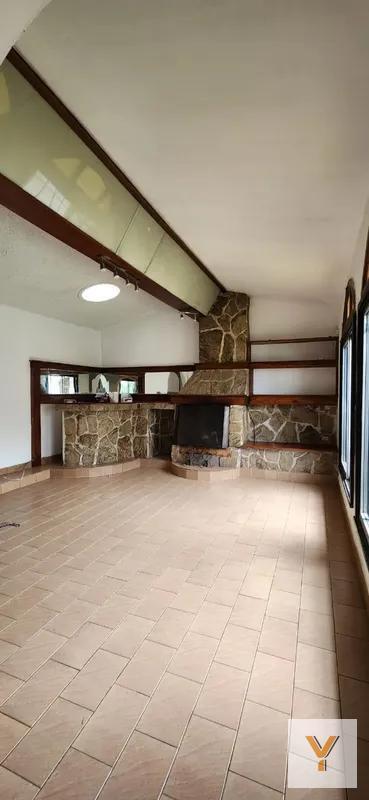 Foto de Casa en Alquiler - 5 Dormitorios 2 Baños - 350mts - San Isidro, imagen 4