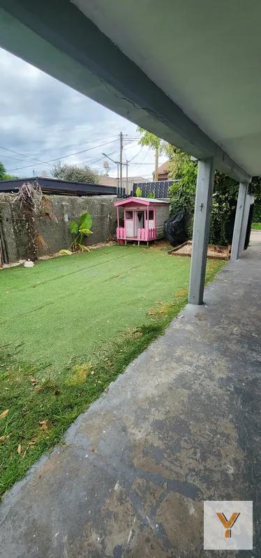 Foto de Casa en Alquiler - 5 Dormitorios 2 Baños - 350mts - San Isidro, imagen 2