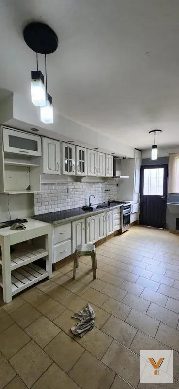 Foto de Casa en Alquiler - 5 Dormitorios 2 Baños - 350mts - San Isidro, imagen 1