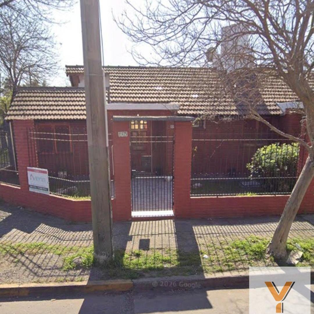 Foto de Casa en Venta - 3 Dormitorios 2 Baños - 201mts - Lomas De Zamora, imagen 2