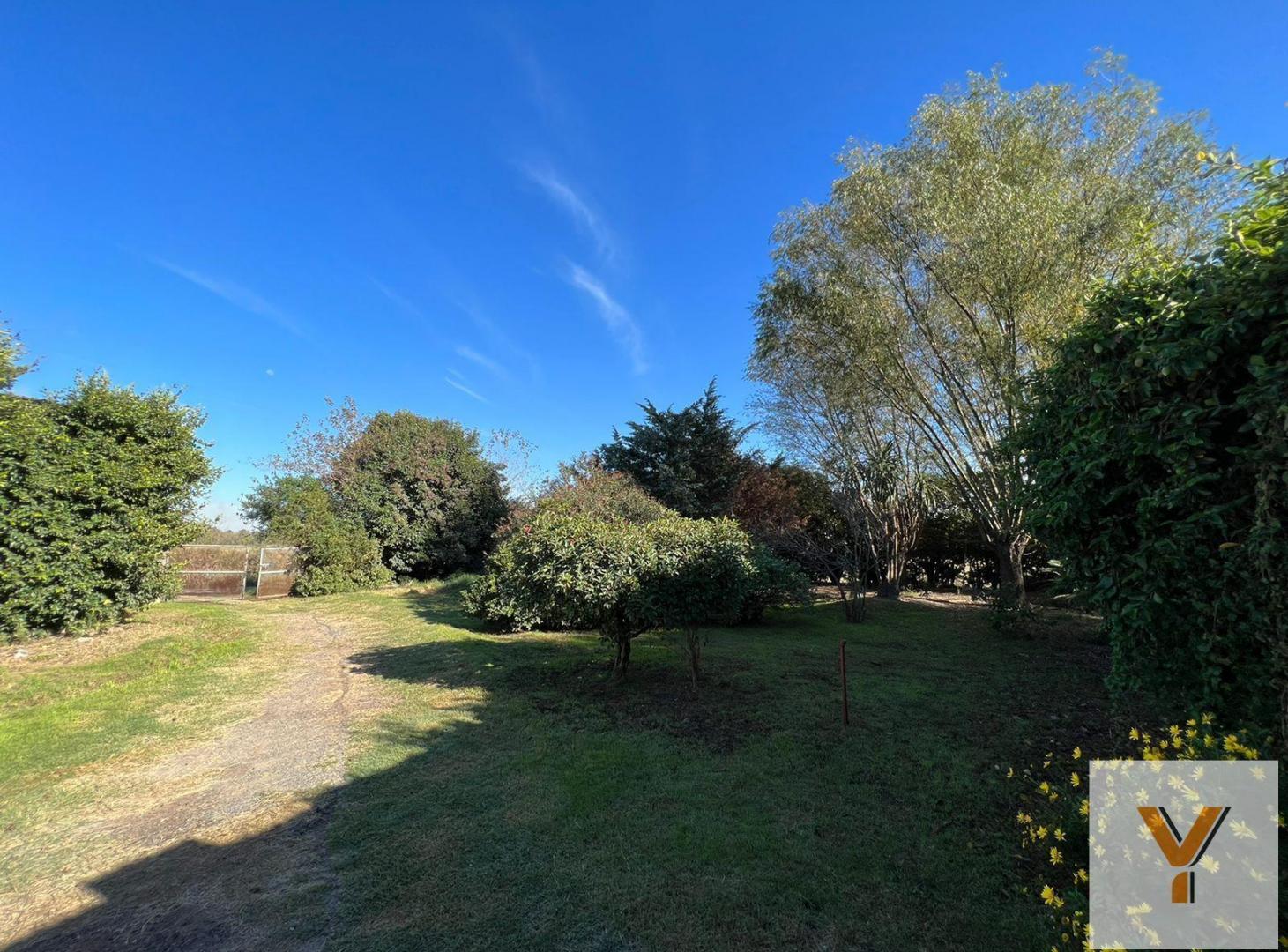 Foto de Terreno en venta - 900 mts2 - Mercedes, imagen 3