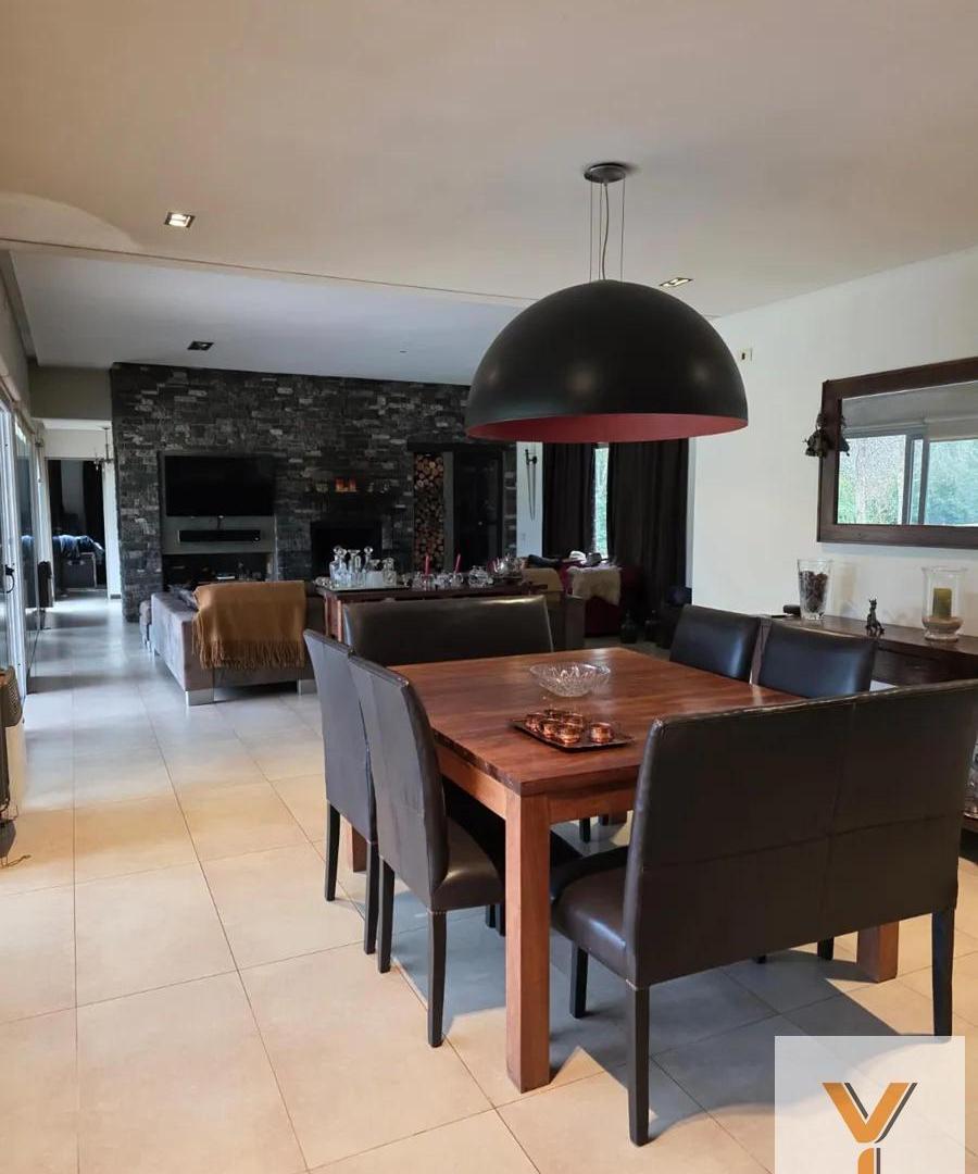 Foto de Casa en alquiler - 4 Dormitorios 3 Baños - Luján, imagen 2