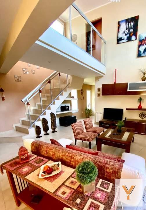 Foto de Casa en venta - 5 Dormitorios 4 Baños - 850mts2 - Pinamar, imagen 2