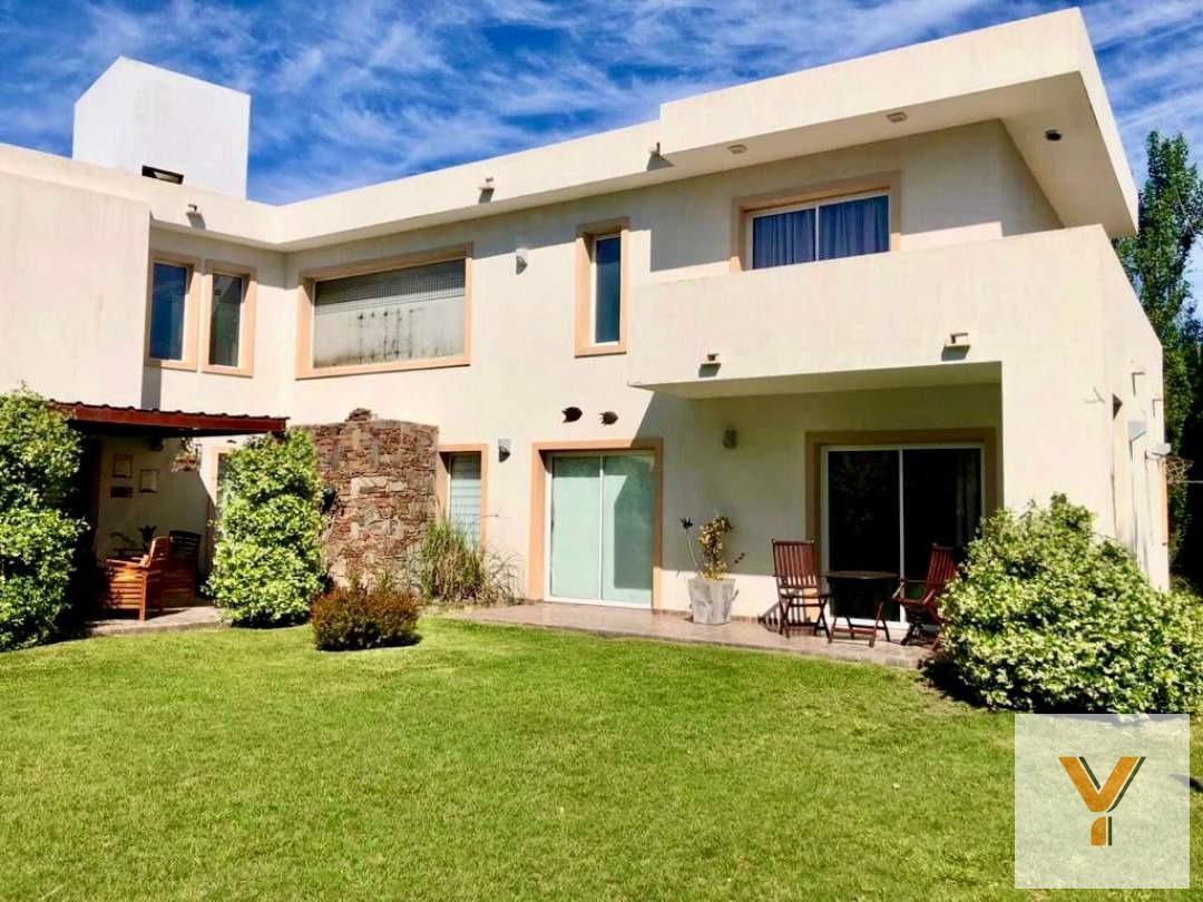 Foto de Casa en venta - 5 Dormitorios 4 Baños - 850mts2 - Pinamar, imagen 3