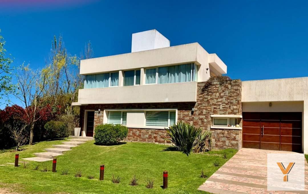 Foto de Casa en venta - 5 Dormitorios 4 Baños - 850mts2 - Pinamar, imagen 1