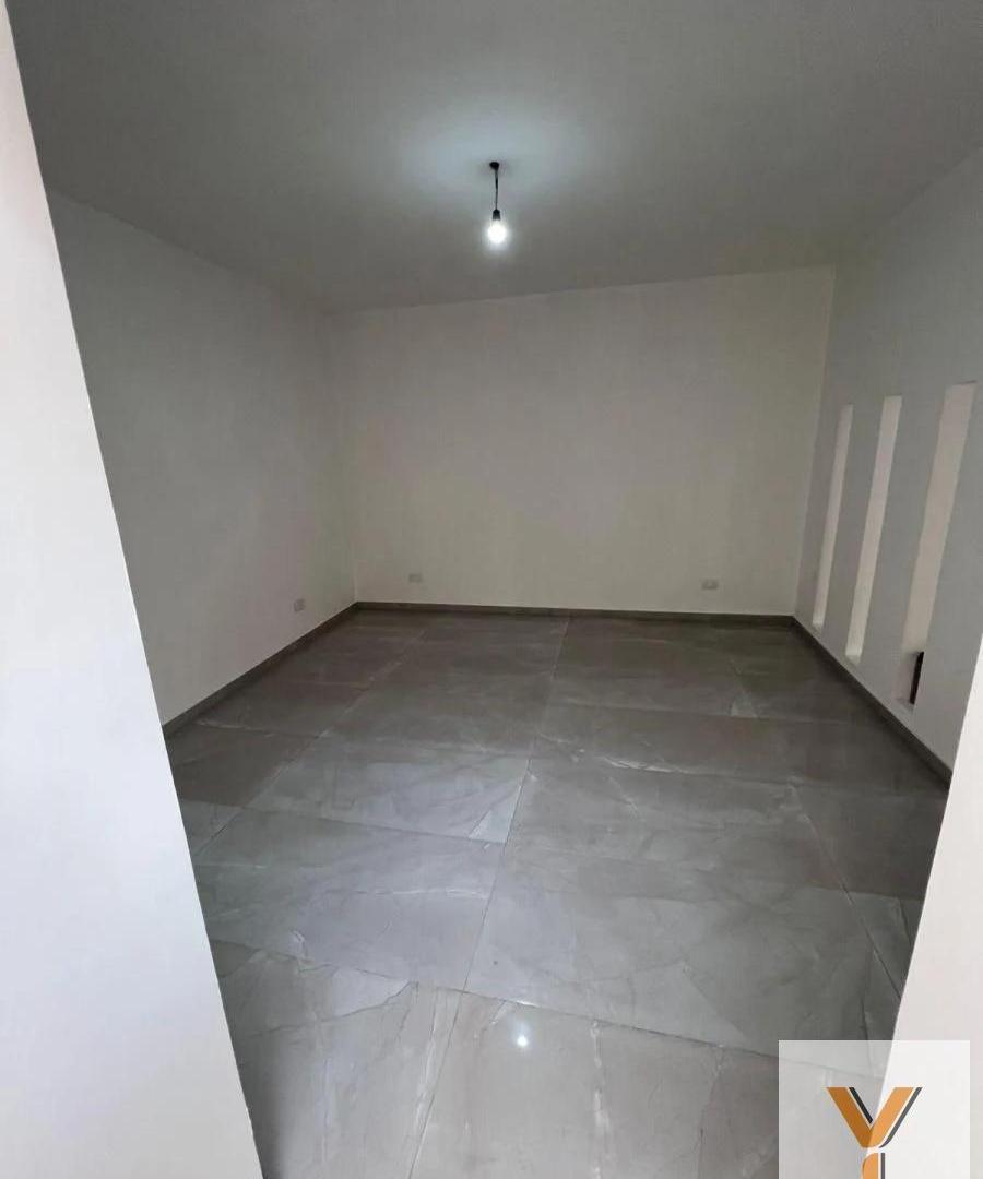 Foto de Casa en Venta - 2 Dormitorios 2 Baños - 212mts - Parque Avellaneda, imagen 2