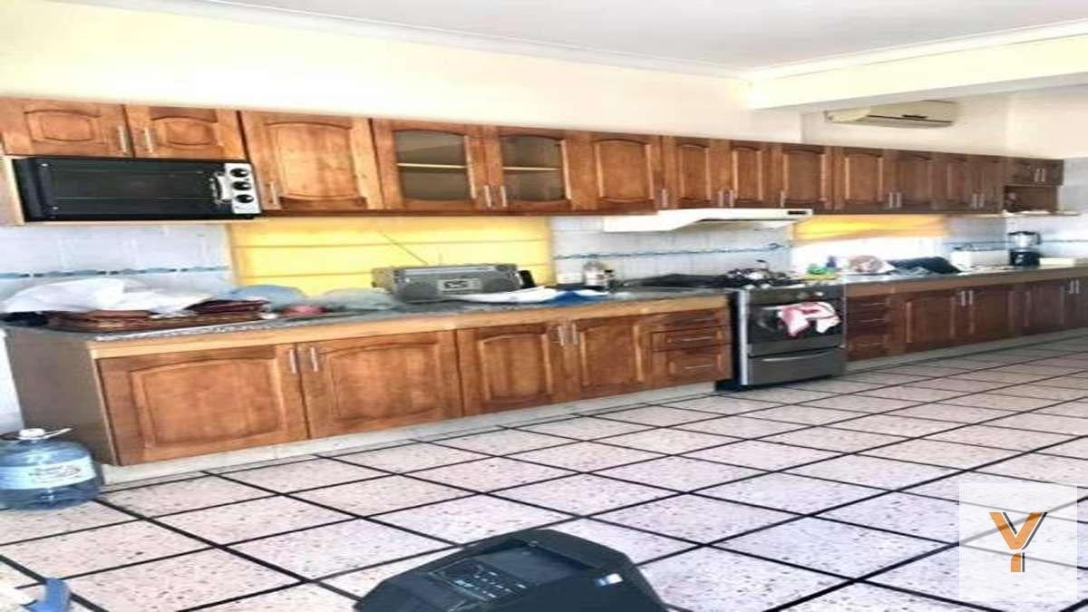 Foto de Casa en venta - 5 Dormitorios 3 Baños - Ringuelet, imagen 1