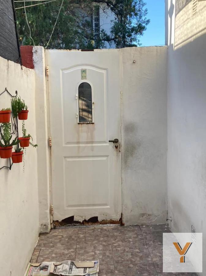 Foto de PH en Venta - 1 Dormitorio 1 Baño - 37mts2 - Quilmes, imagen 3