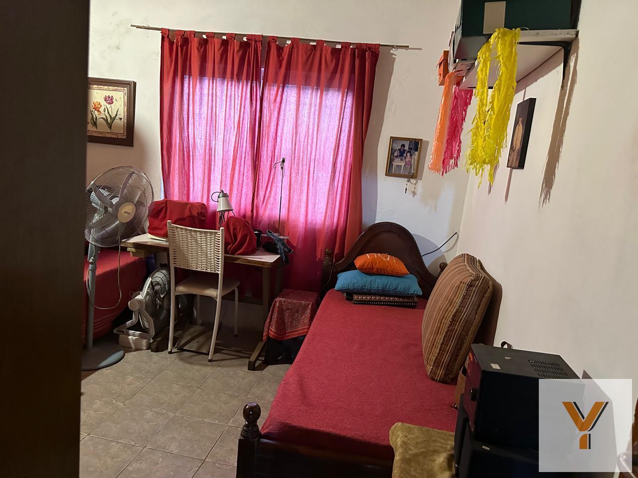 Foto de Casa en venta - 2 Dormitorios 1 Baño - La Plata, imagen 2