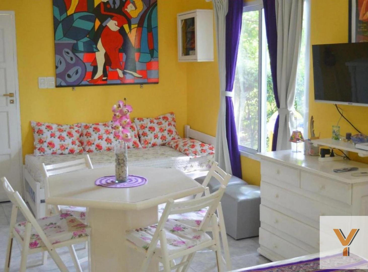 Foto de Casa en venta - 2 Dormitorios 1 Baño - Costa del Este, imagen 2