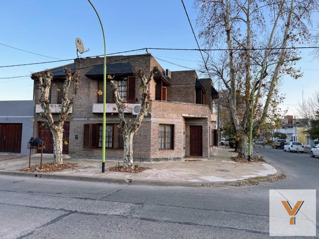 Foto de Casa en venta - 3 Dormitorios 3 Baños - Saladillo, imagen 2