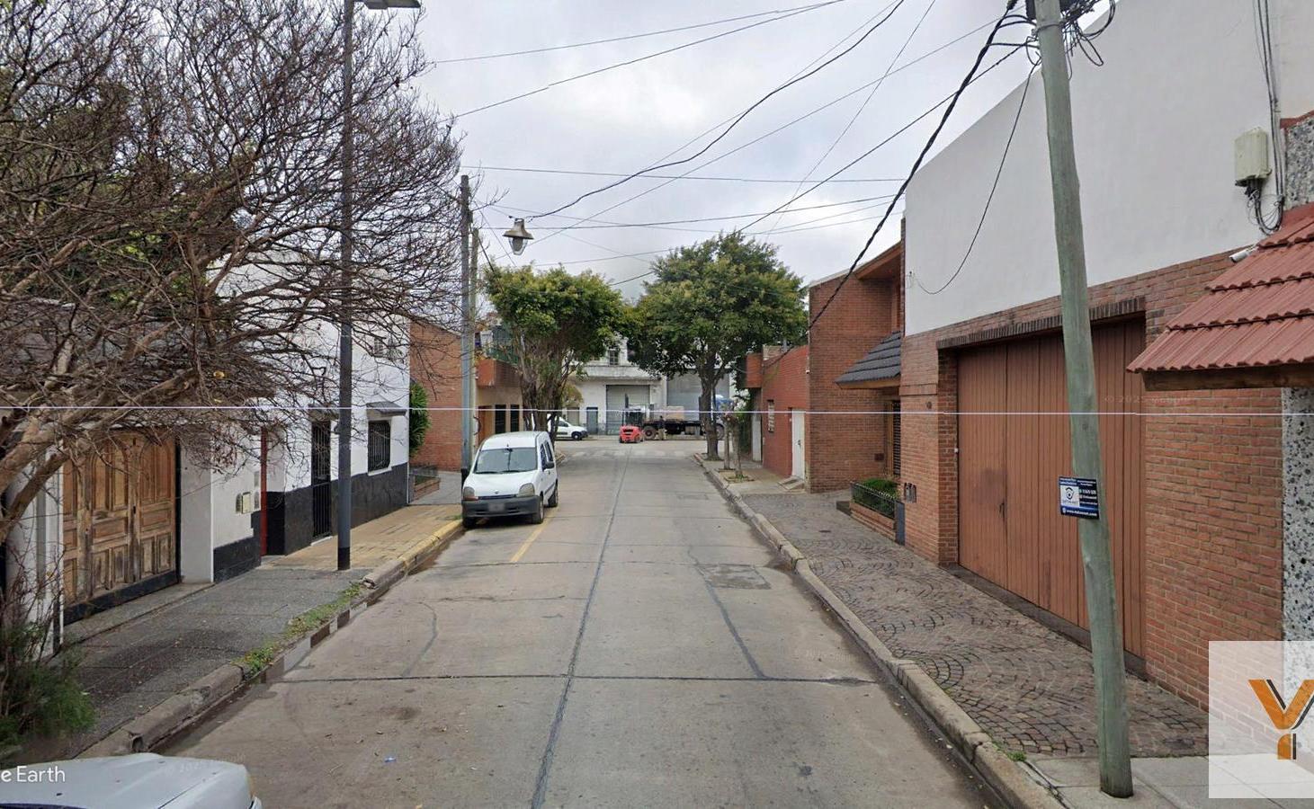 Foto de PH en venta - 12 Dormitorios 6 Baños - Nueva Pompeya, imagen 2