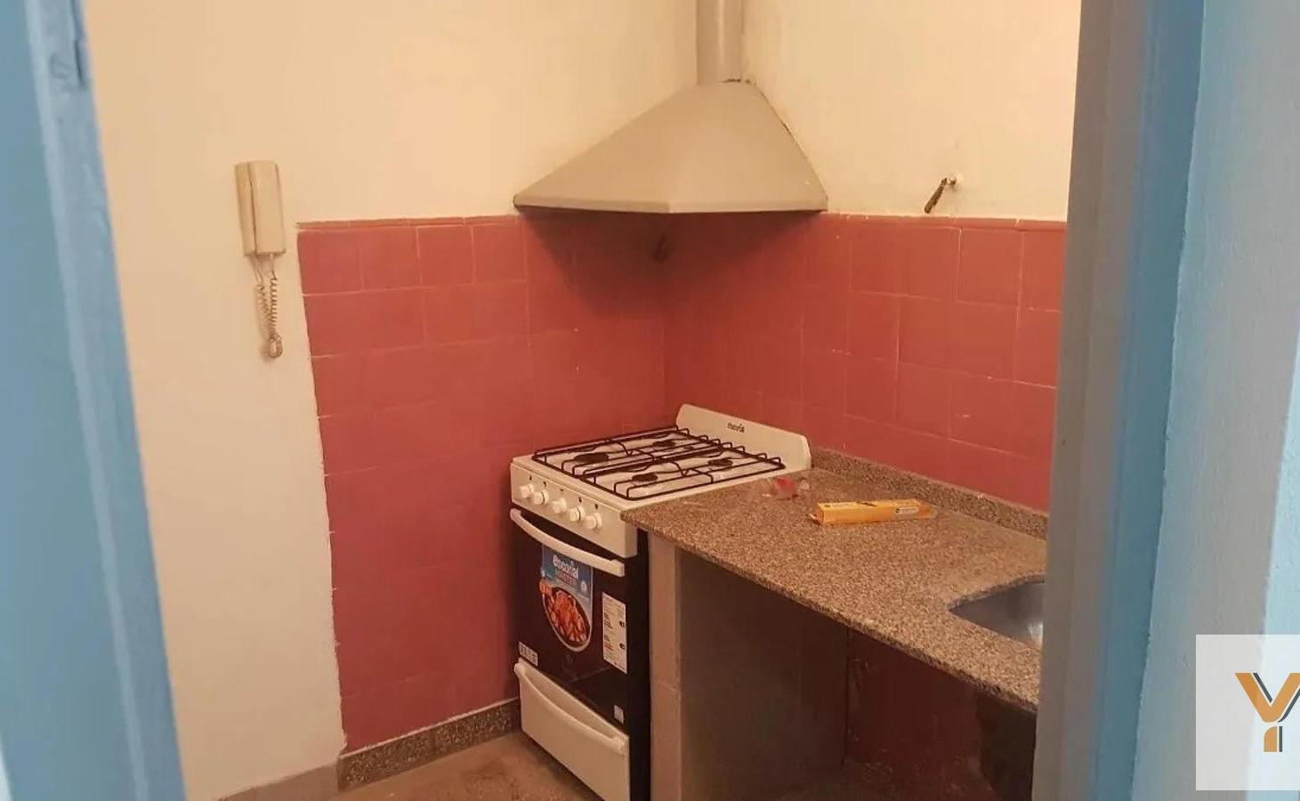 Foto de PH en venta - 12 Dormitorios 6 Baños - Nueva Pompeya, imagen 1