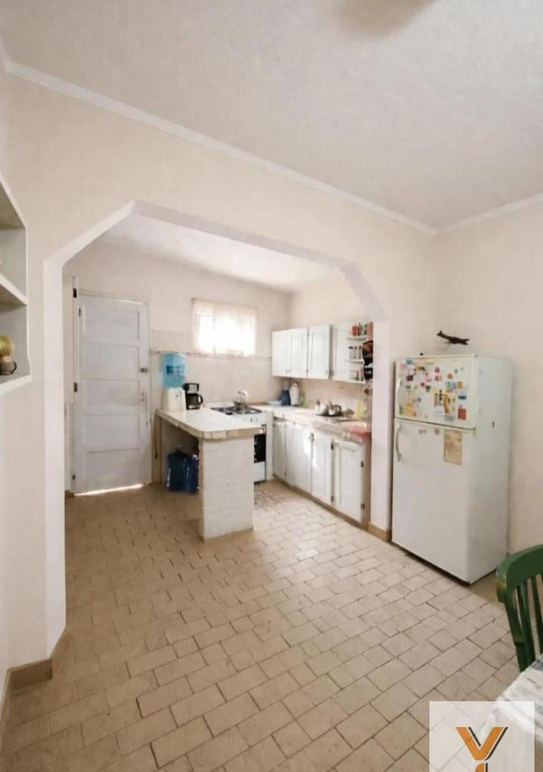Foto de Casa en Venta - 4 Dormitorios 1 Baño - 386mts - Mar Del Tuyu, imagen 1