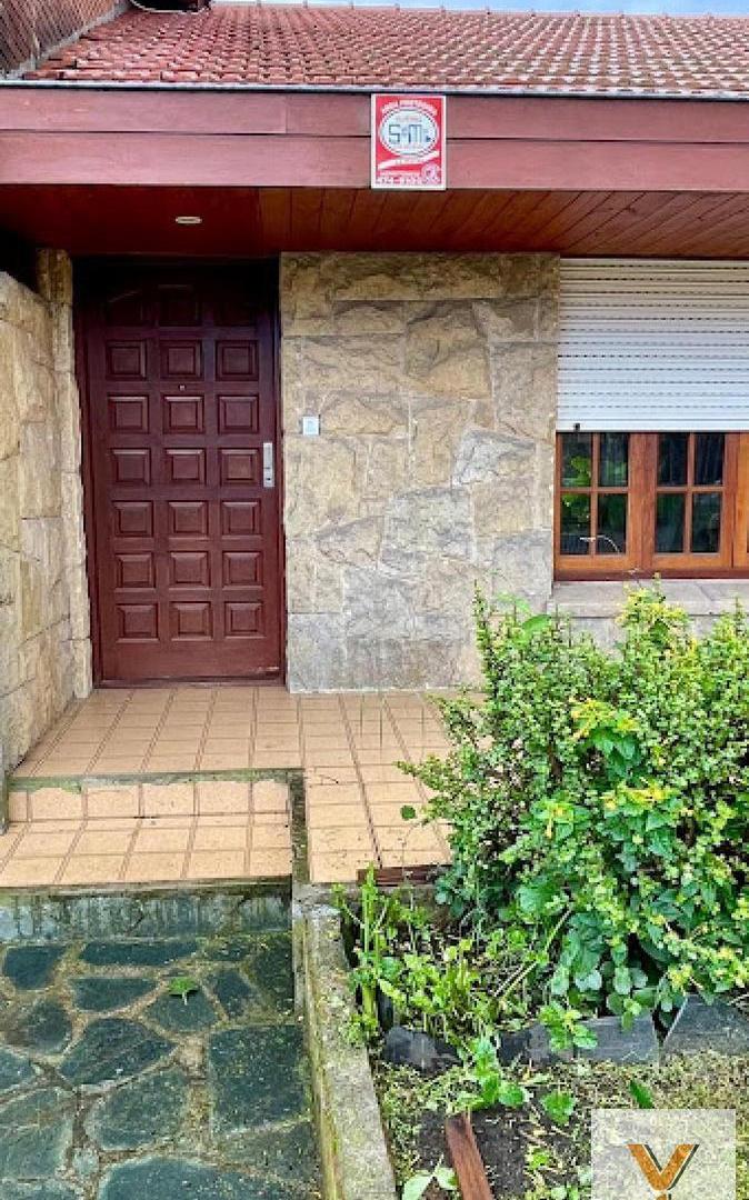 Foto de Casa en Venta - 3 Dormitorios 2 Baños - 199mts - Mar Del Plata, imagen 2