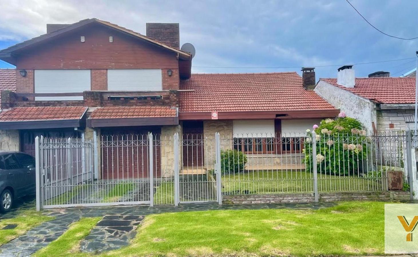 Foto de Casa en Venta - 3 Dormitorios 2 Baños - 199mts - Mar Del Plata, imagen 4