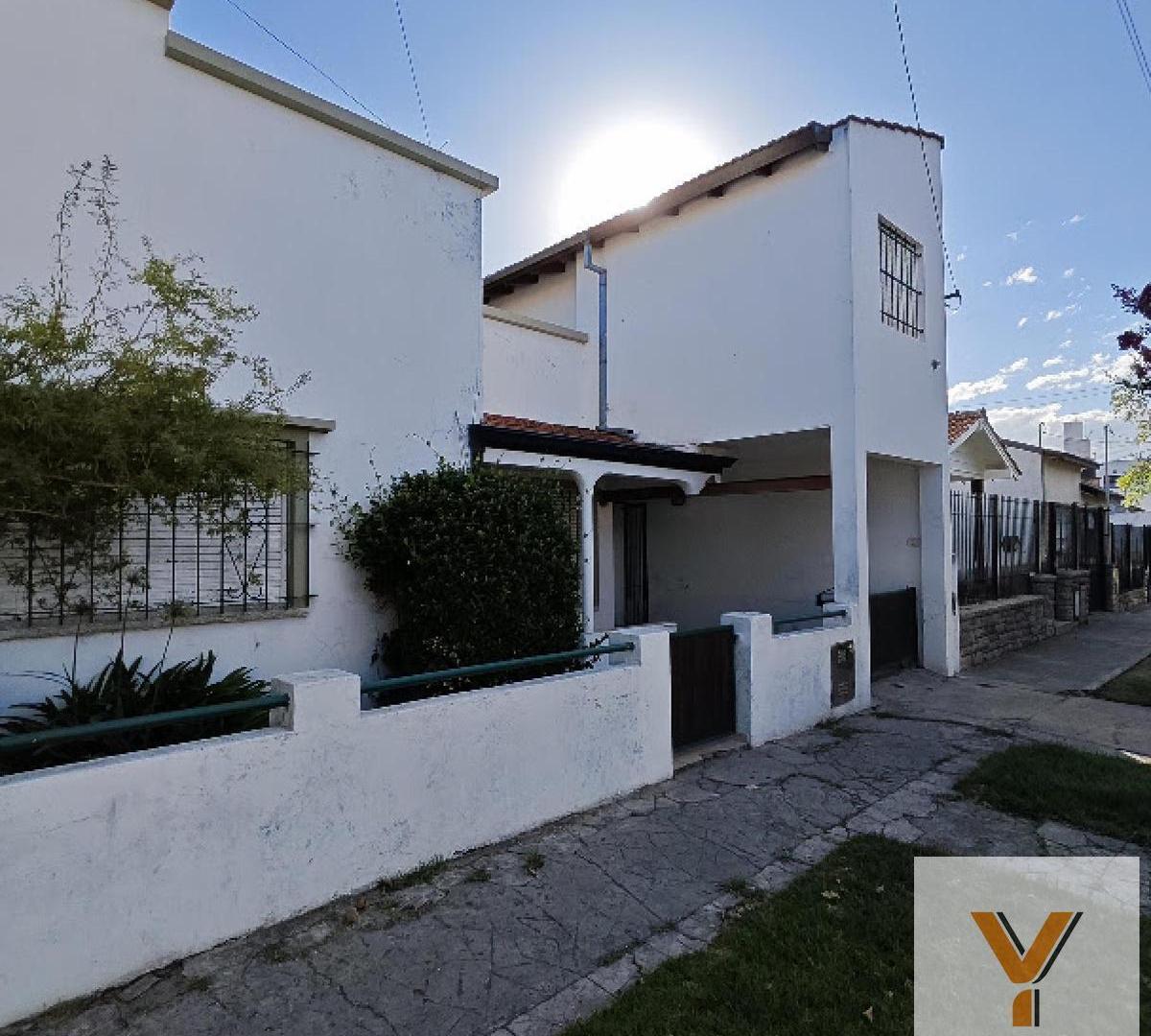 Foto de Casa en Venta - 4 Dormitorios 2 Baños - 333mts - Mar Del Plata, imagen 1