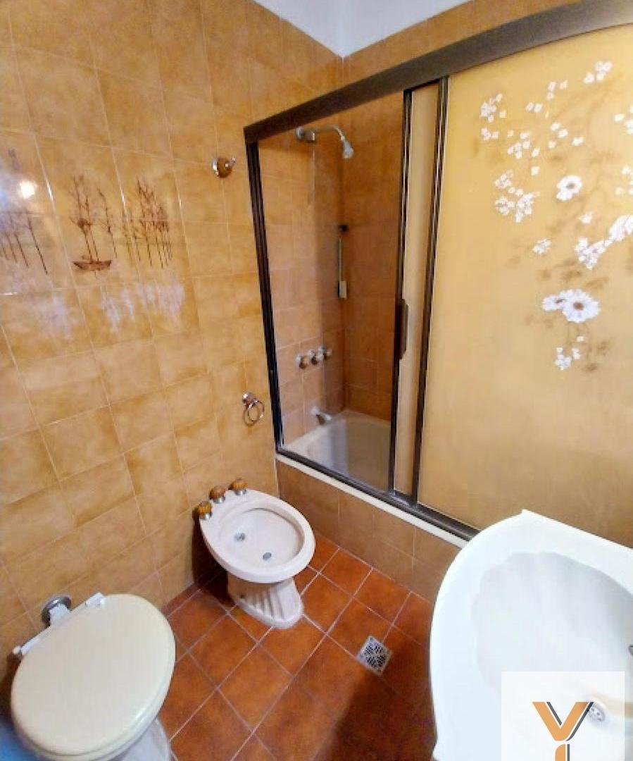 Foto de PH en Venta - 6 Dormitorios 2 Baños - 243mts - Mar Del Plata, imagen 5