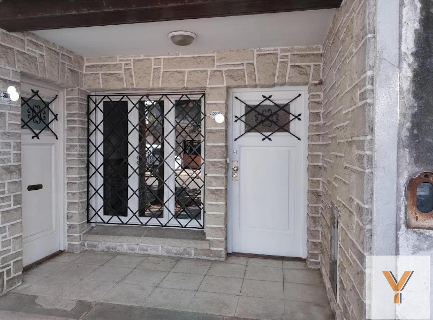 Foto de PH en Venta - 6 Dormitorios 2 Baños - 243mts - Mar Del Plata, imagen 2