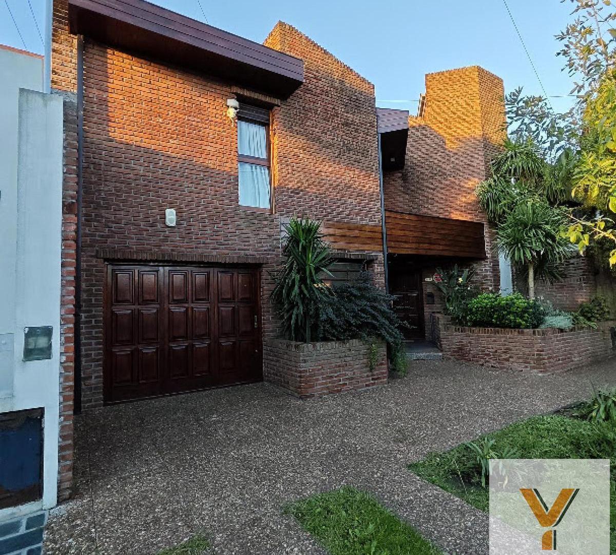 Foto de Casa en Venta - 3 Dormitorios 2 Baños - 202mts - Mar Del Plata, imagen 1