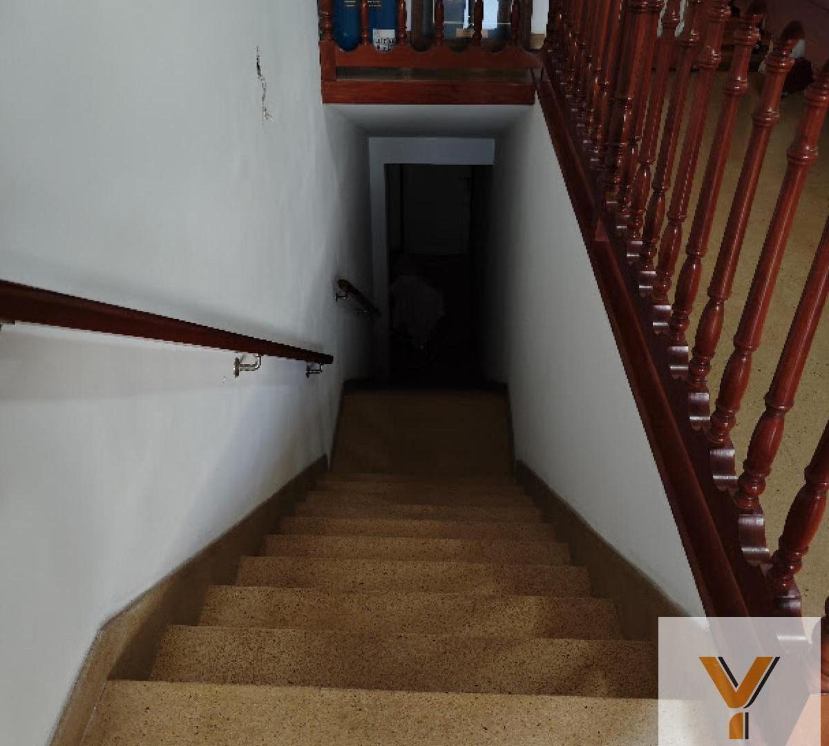 Foto de Departamento en Venta - 5 Dormitorios 2 Baños - 233mts - Mar Del Plata, imagen 2
