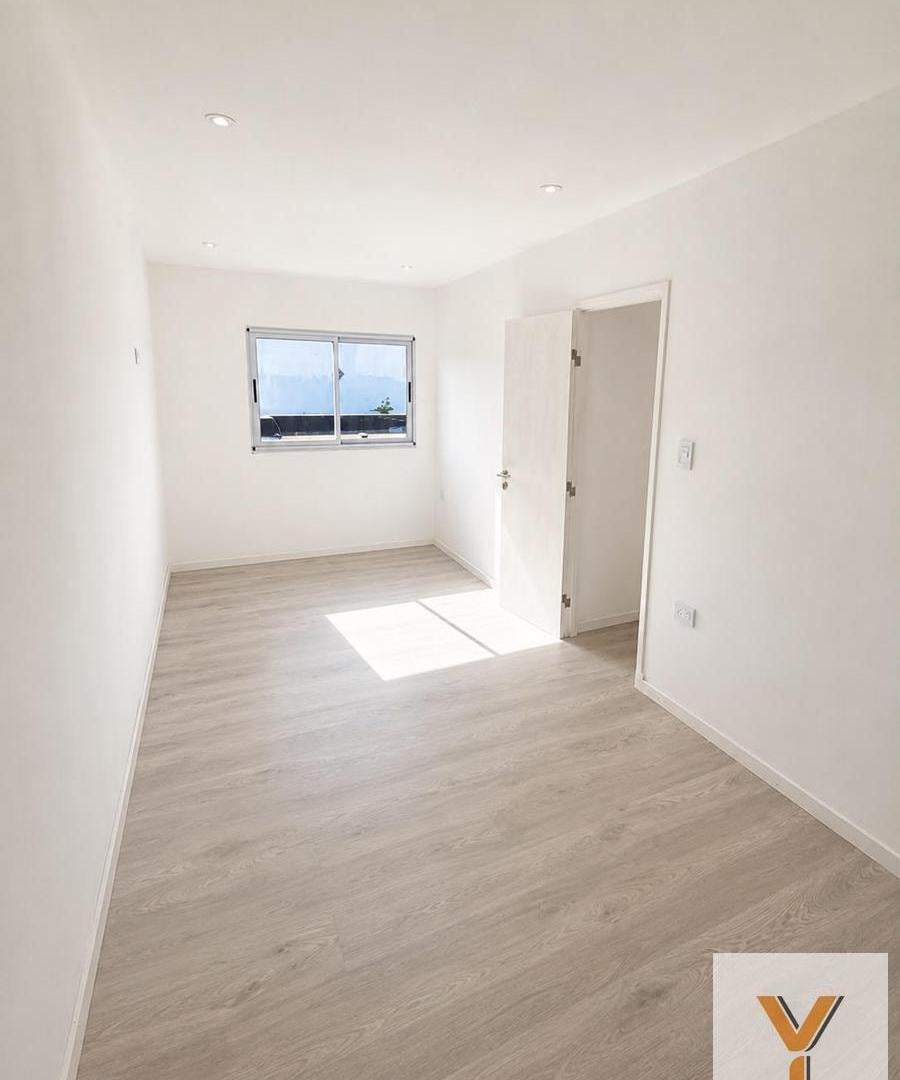 Foto de PH en Venta - 3 Dormitorios 1 Baño - 70mts - Mar Del Plata, imagen 3