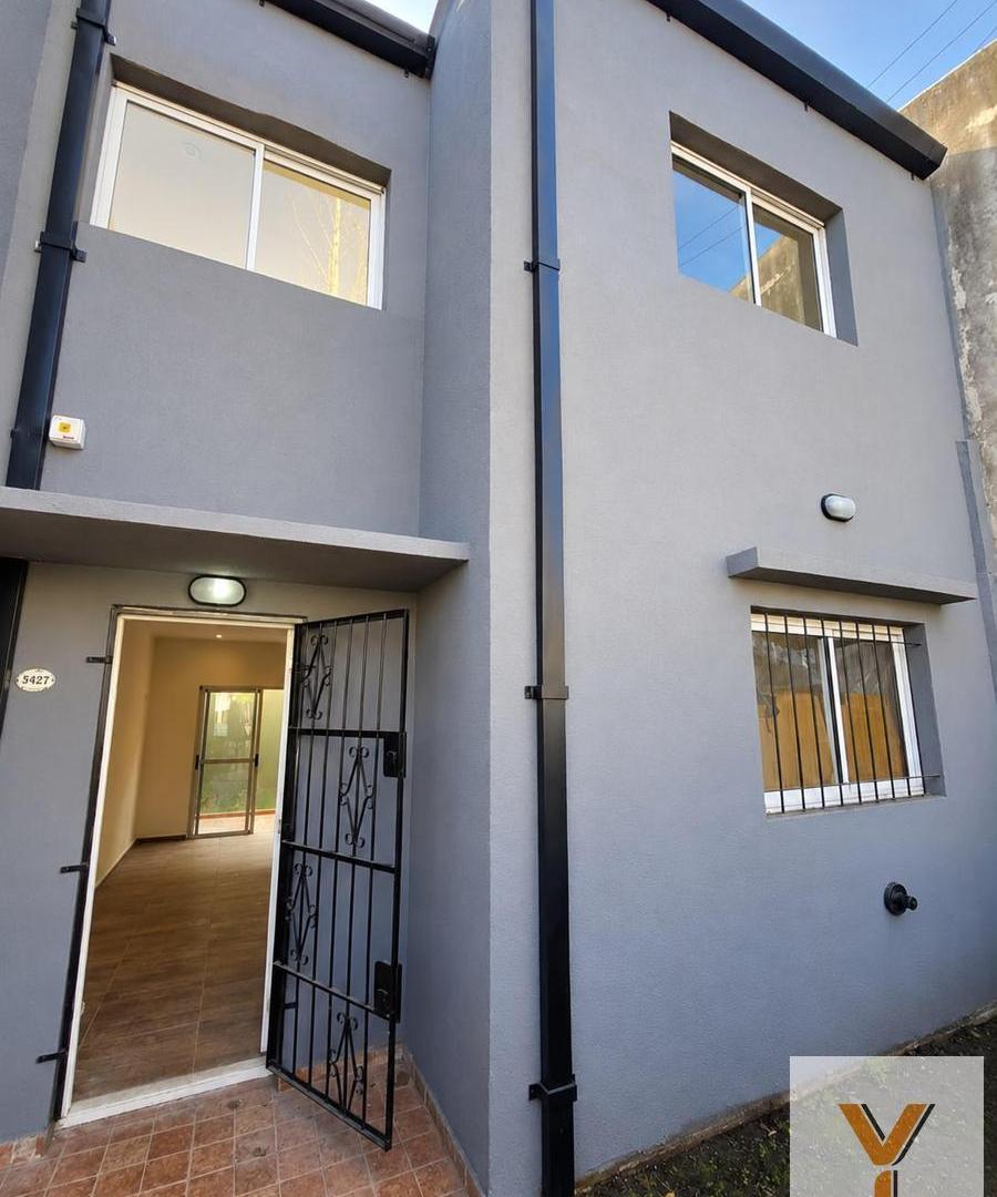 Foto de PH en Venta - 3 Dormitorios 1 Baño - 70mts - Mar Del Plata, imagen 1
